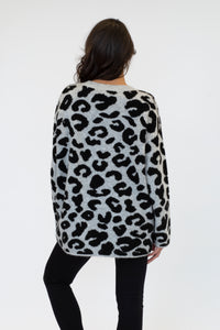 Dotty V-Neck Sweater | Grey Leopard